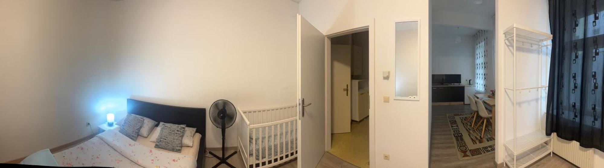 Ganze Klein Unterkunft 1100 Wien Luaran gambar